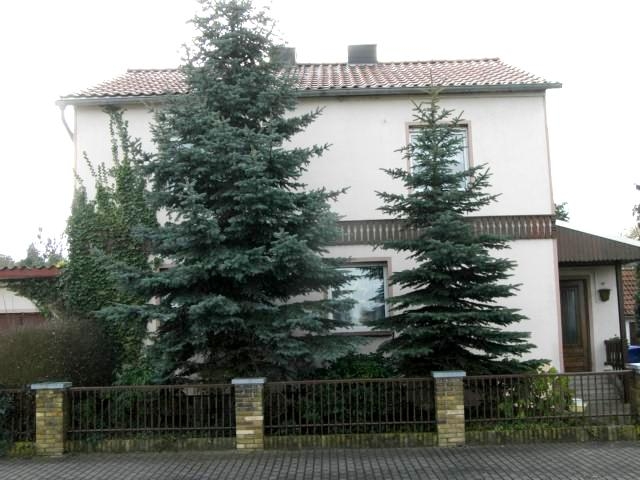 RESERVIERT! Freistehendes Einfamilienhaus mit Keller und Garage