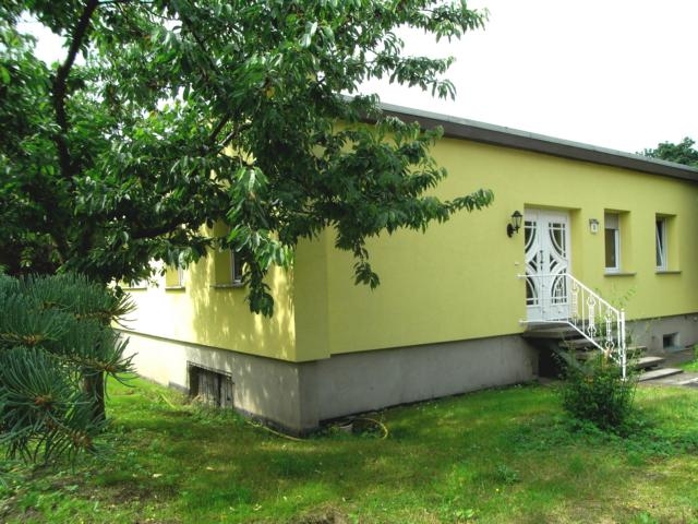 !!! Einfamilienhaus im Bungalowstil mit Vollkeller und Garage !!!